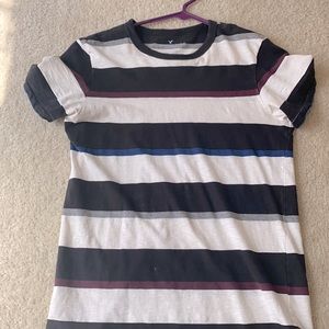 american eagle tee! size XS